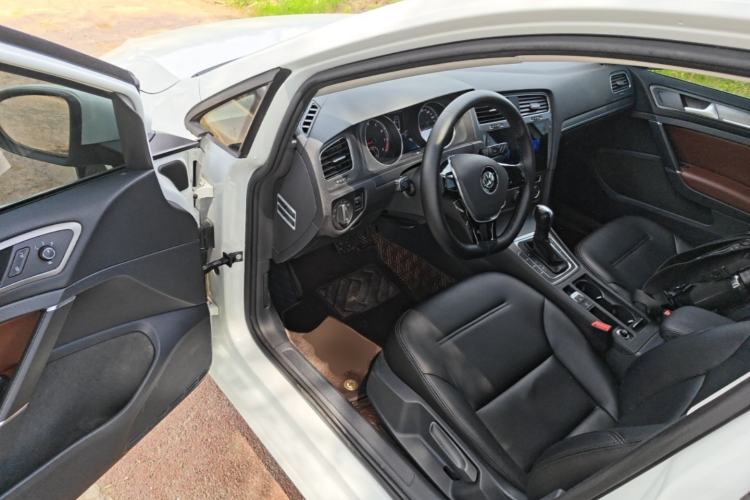 Used Volkswagen Golf 2015 1.6L Automatic Comfort Model Driver Seat