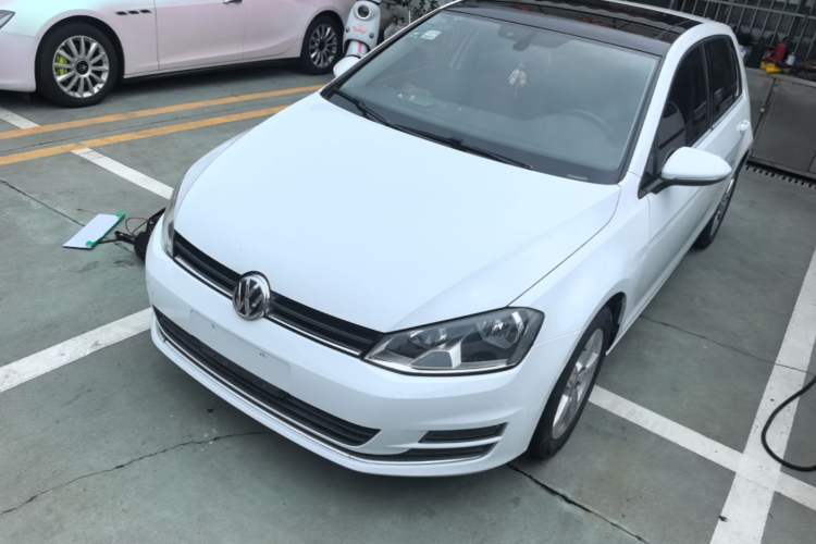 Used Volkswagen Golf 2015 1.4TSI Automatic Luxury Model Guazi used car, China used car export, Used car for sale, Used  cars, Cheapest cars for sale
