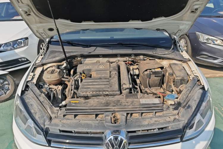 Used Volkswagen Golf 2015 1.4TSI Automatic Comfort Model Engine Bay