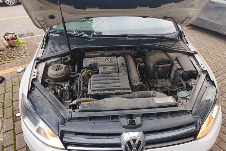 Used Volkswagen Golf 2015 1.4TSI Automatic Comfort Model Engine Bay