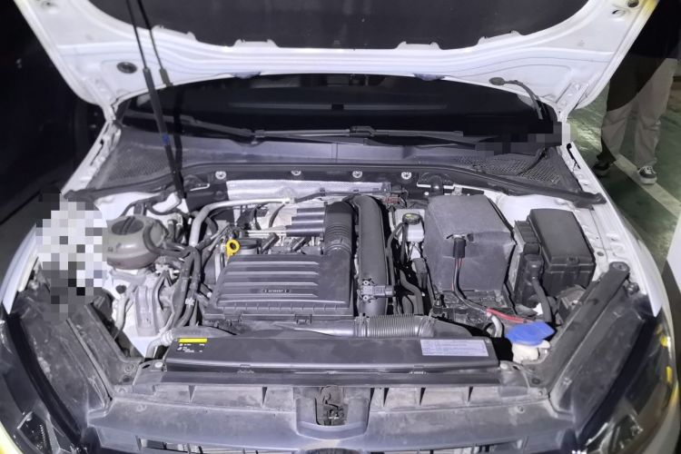 Used Volkswagen Golf 2015 1.4TSI Automatic Luxury Model Engine Bay