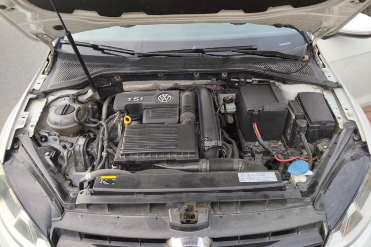 Used Volkswagen Golf 2015 1.4TSI Manual Comfort Model Engine Bay