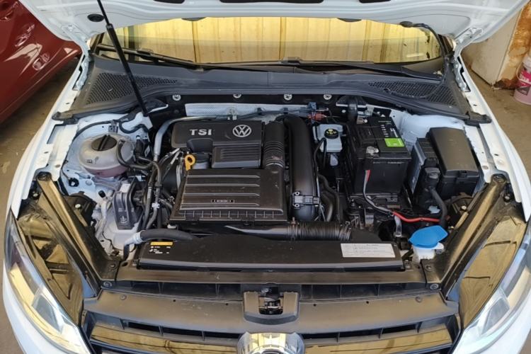 Used Volkswagen Golf 2015 1.4TSI Automatic Comfort Model Engine Bay