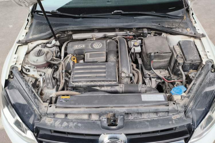 Used Volkswagen Golf 2015 1.4TSI Automatic Comfort Model Engine Bay