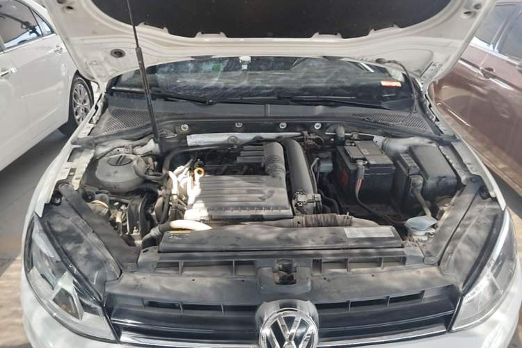 Used Volkswagen Golf 2015 1.4TSI Automatic Comfort Model Engine Bay