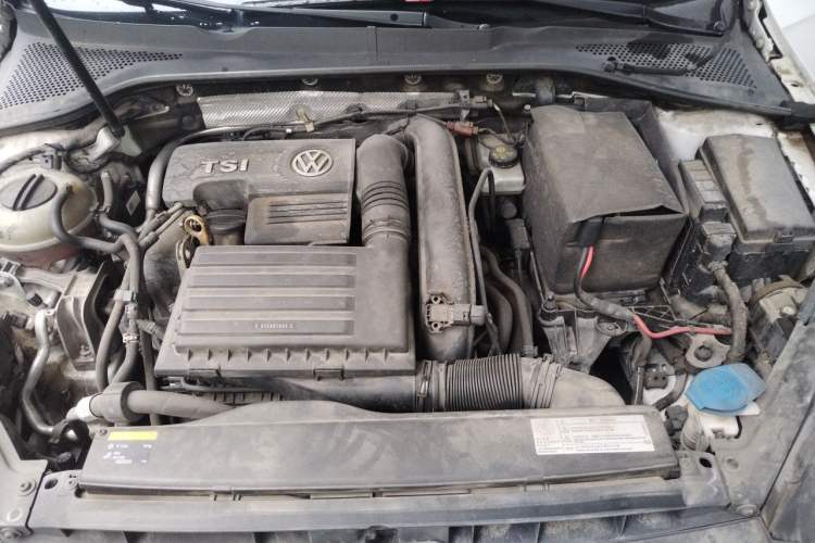 Used Volkswagen Golf 2015 1.2TSI Automatic Comfort Model Engine Bay