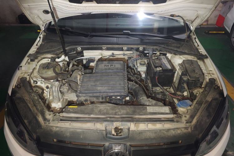 Used Volkswagen Golf 2015 1.6L Automatic Fashion Model Engine Bay