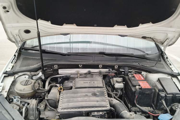 Used Volkswagen Golf 2015 1.6L Automatic Comfort Model Engine Bay