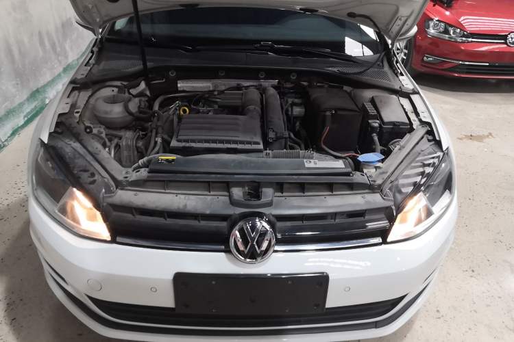Used Volkswagen Golf 2015 1.4TSI Comfort Travel Edition Engine Bay