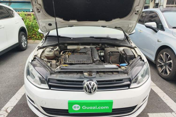 Used Volkswagen Golf 2015 1.4TSI Automatic Luxury Model Engine Bay