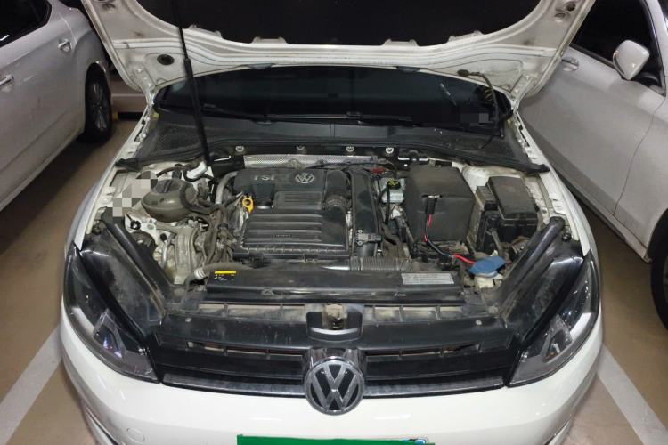 Used Volkswagen Golf 2015 1.4TSI Automatic Luxury Model Engine Bay
