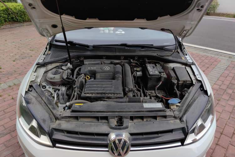 Used Volkswagen Golf 2015 1.4TSI Automatic Comfort Model Engine Bay