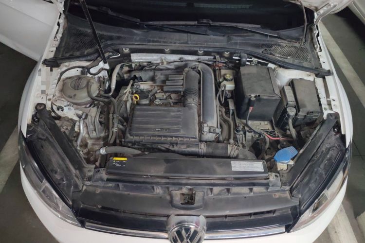 Used Volkswagen Golf 2015 1.4TSI Automatic Luxury Model Engine Bay