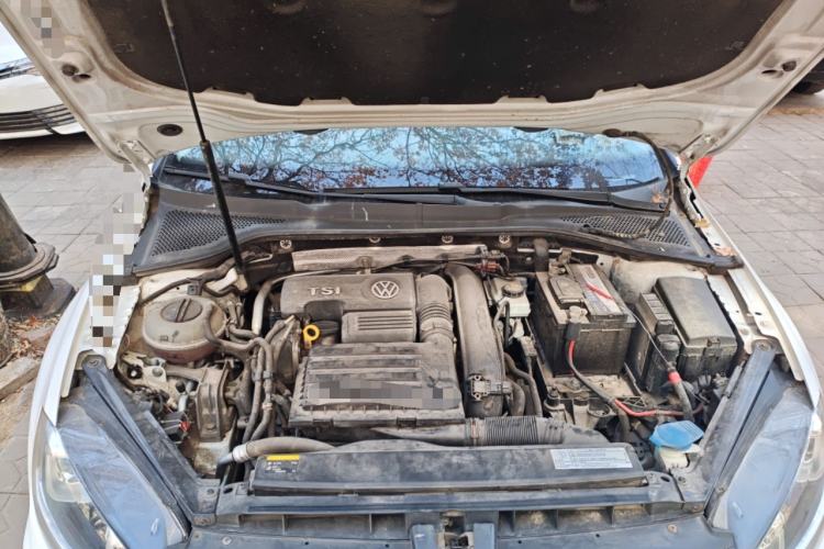 Used Volkswagen Golf 2015 1.4TSI Automatic Comfort Model Engine Bay