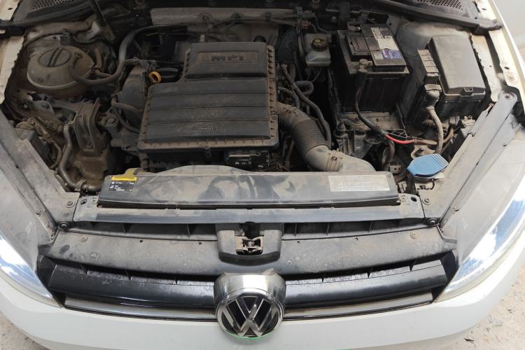 Used Volkswagen Golf 2015 1.6L Manual Fashion Edition Engine Bay