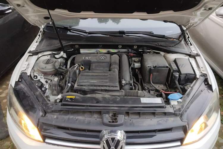 Used Volkswagen Golf 2015 1.4TSI Automatic Comfort Model Engine Bay