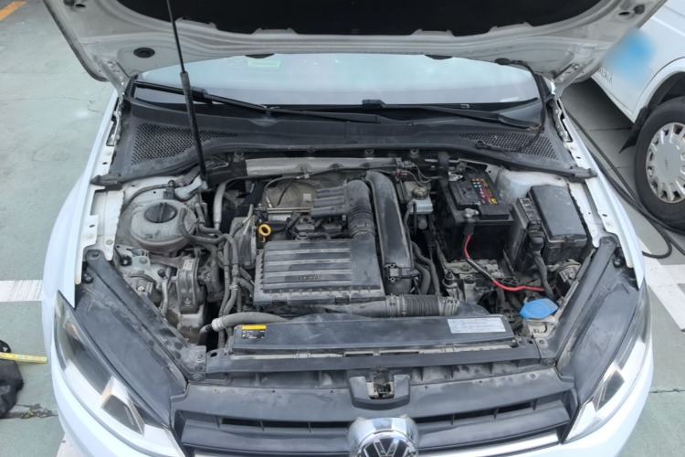 Used Volkswagen Golf 2015 1.4TSI Automatic Luxury Model Engine Bay