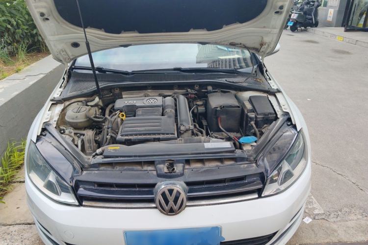 Used Volkswagen Golf 2015 1.4TSI Automatic Luxury Model Engine Bay