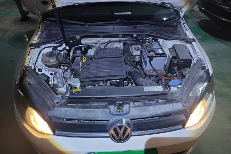 Used Volkswagen Golf 2015 1.6L Automatic Comfort Model Engine Bay