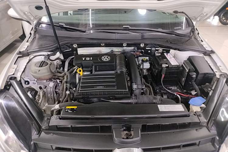Used Volkswagen Golf 2015 1.4TSI Automatic Comfort Model Engine Bay