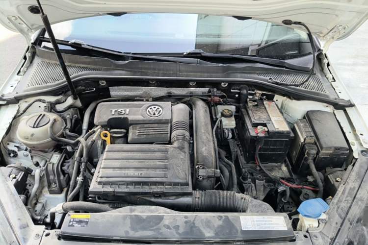 Used Volkswagen Golf 2015 1.4TSI Automatic Comfort Model Engine Bay