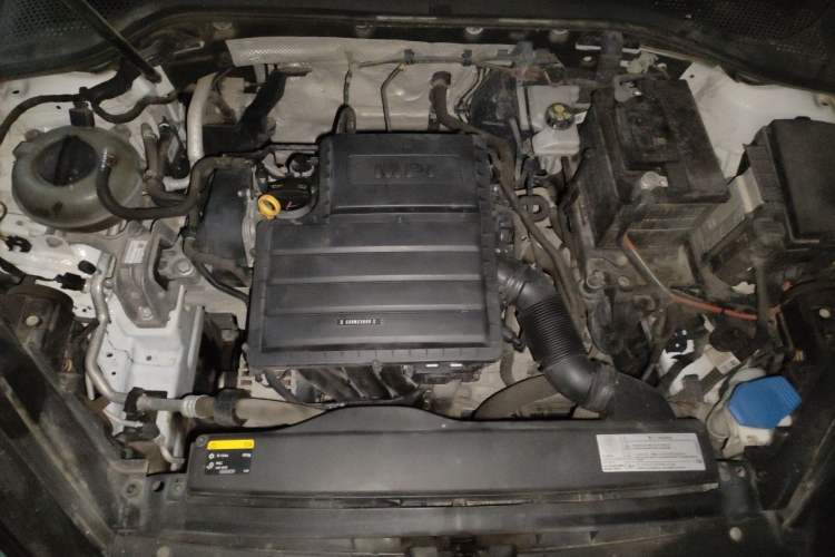 Used Volkswagen Golf 2015 1.6L Automatic Fashion Model Engine Bay