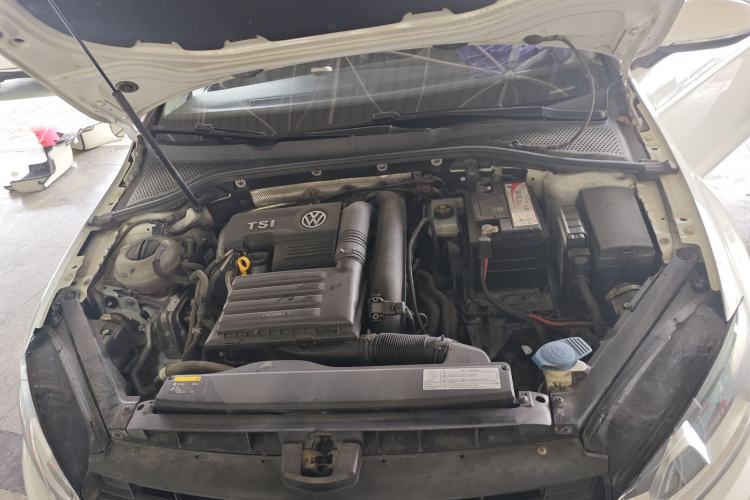 Used Volkswagen Golf 2015 1.4TSI Automatic Luxury Model Engine Bay
