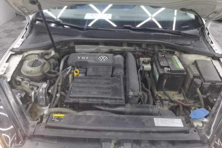 Used Volkswagen Golf 2015 1.4TSI Automatic Comfort Model Engine Bay
