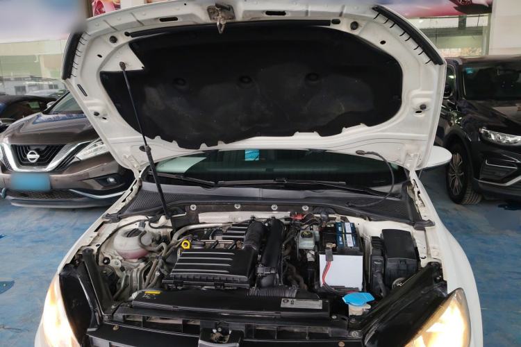 Used Volkswagen Golf 2015 1.4TSI Comfort Travel Edition Engine Bay