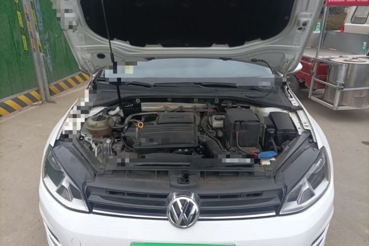 Used Volkswagen Golf 2015 1.6L Automatic Comfort Model Engine Bay