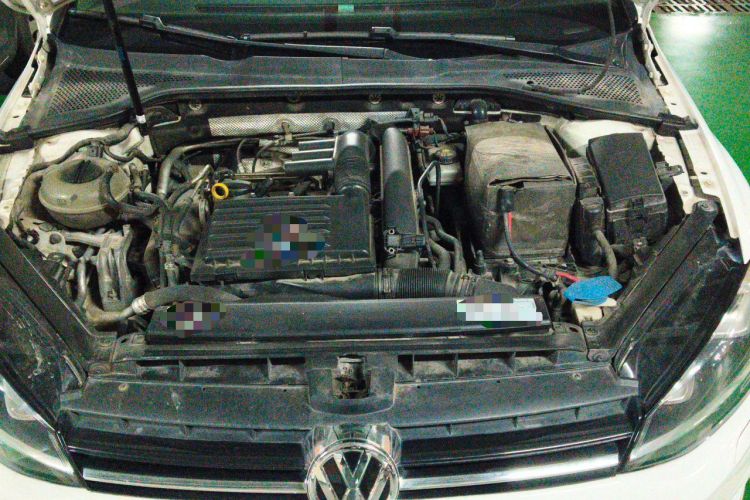 Used Volkswagen Golf 2015 1.4TSI Automatic Flagship Model Engine Bay