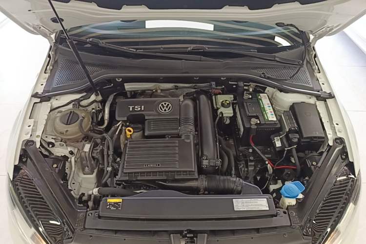 Used Volkswagen Golf 2015 1.4TSI Automatic Comfort Model Engine Bay