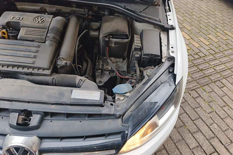 Used Volkswagen Golf 2015 1.4TSI Automatic Comfort Model Engine Bay Left