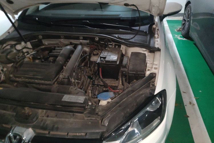 Used Volkswagen Golf 2015 1.4TSI Automatic Comfort Model Engine Bay Left
