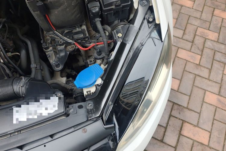 Used Volkswagen Golf 2015 1.4TSI Manual Comfort Model Engine Bay Left