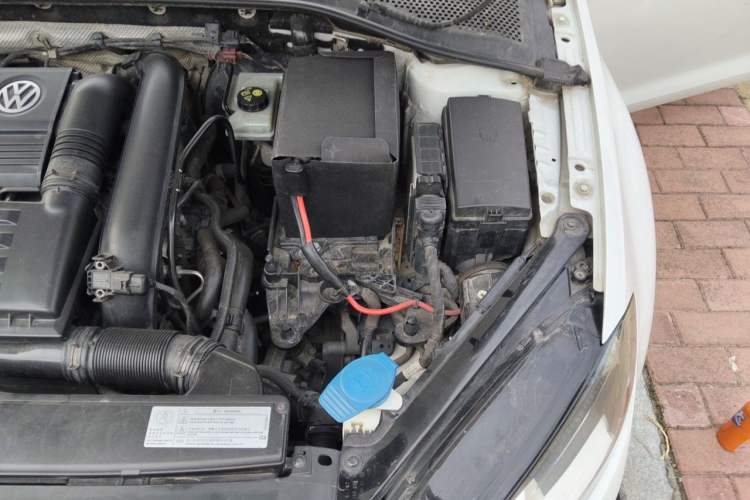 Used Volkswagen Golf 2015 1.4TSI Manual Comfort Model Engine Bay Left