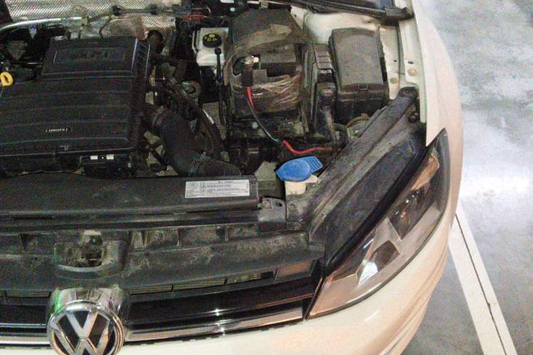 Used Volkswagen Golf 2015 1.6L Automatic Comfort Model Engine Bay Left