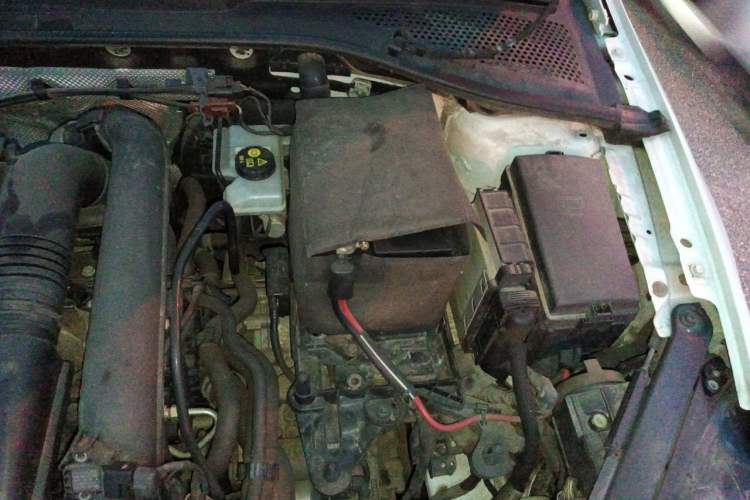 Used Volkswagen Golf 2015 1.4TSI Automatic Luxury Model Engine Bay Left