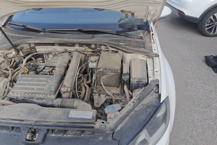 Used Volkswagen Golf 2015 1.4TSI Automatic Luxury Model Engine Bay Left