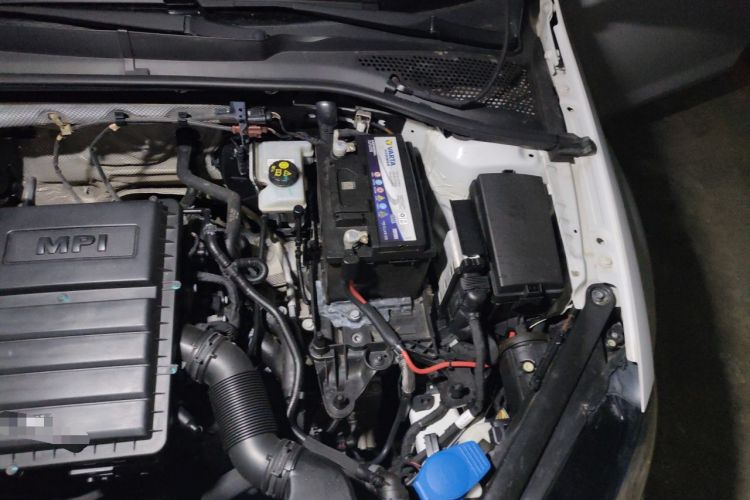Used Volkswagen Golf 2015 1.6L Automatic Comfort Model Engine Bay Left