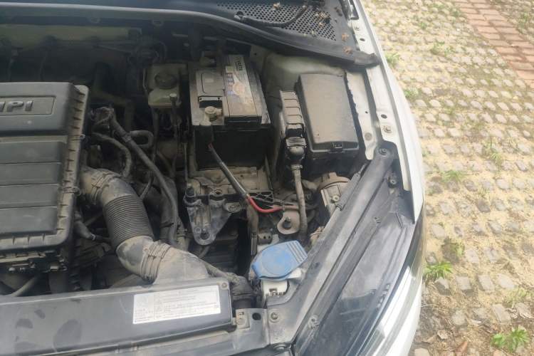 Used Volkswagen Golf 2015 1.6L Automatic Comfort Model Engine Bay Left