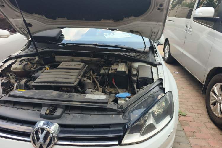 Used Volkswagen Golf 2015 1.6L Automatic Comfort Model Engine Bay Left