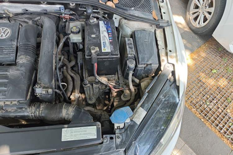 Used Volkswagen Golf 2015 1.4TSI Automatic Comfort Model Engine Bay Left
