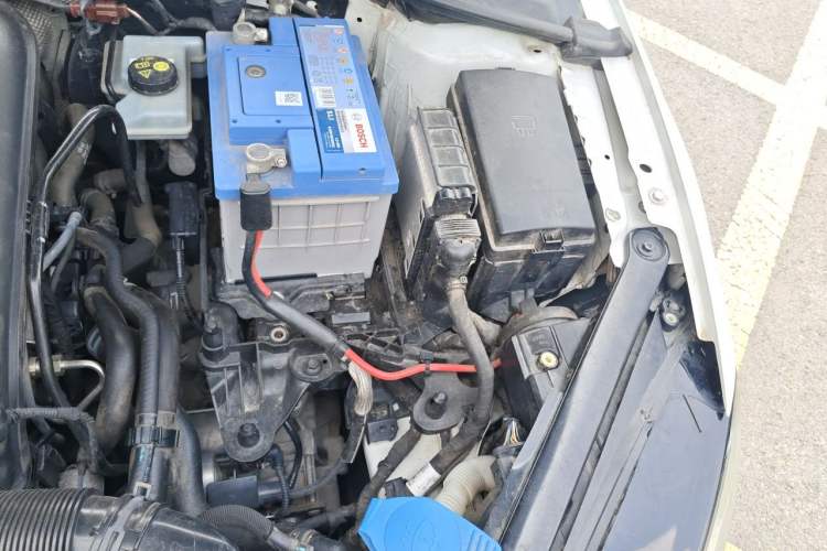 Used Volkswagen Golf 2015 1.4TSI Automatic Comfort Model Engine Bay Left