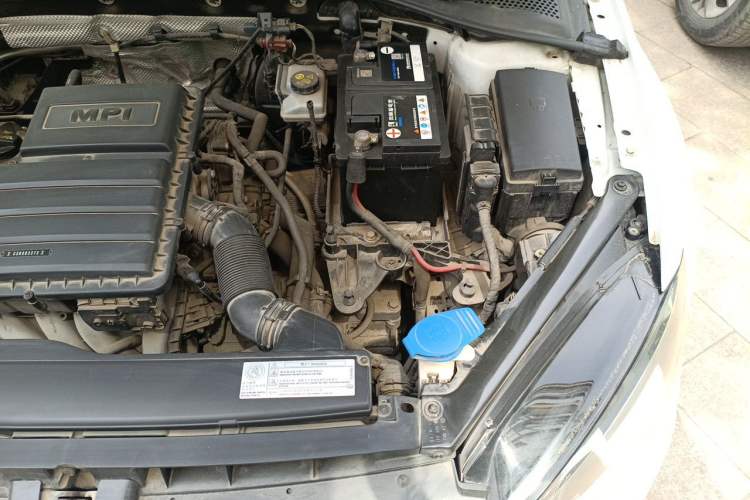 Used Volkswagen Golf 2015 1.6L Automatic Fashion Model Engine Bay Left