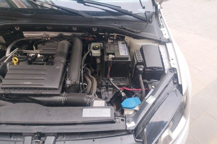 Used Volkswagen Golf 2015 1.4TSI Automatic Comfort Model Engine Bay Left