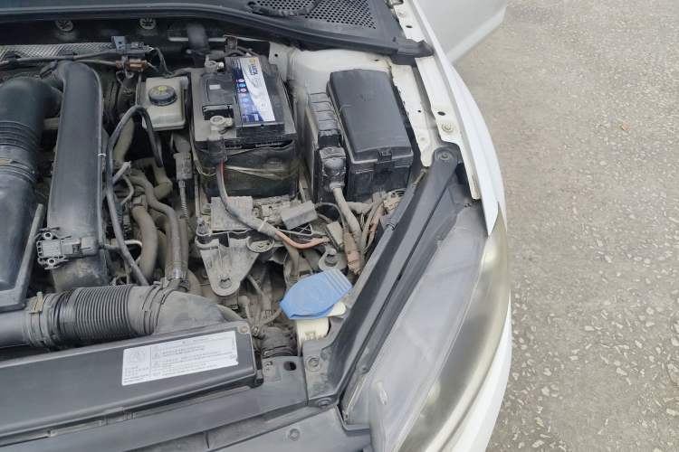 Used Volkswagen Golf 2015 1.4TSI Automatic Comfort Model Engine Bay Left