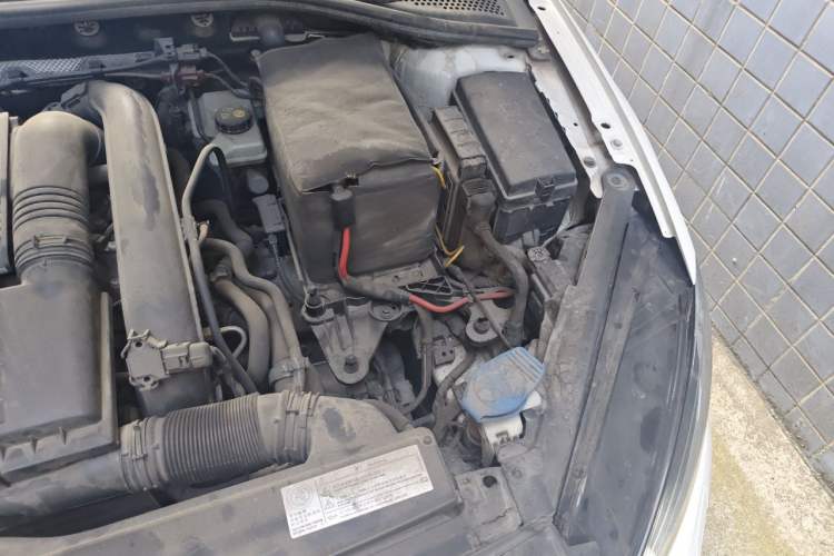 Used Volkswagen Golf 2015 1.4TSI Automatic R-Line Engine Bay Left