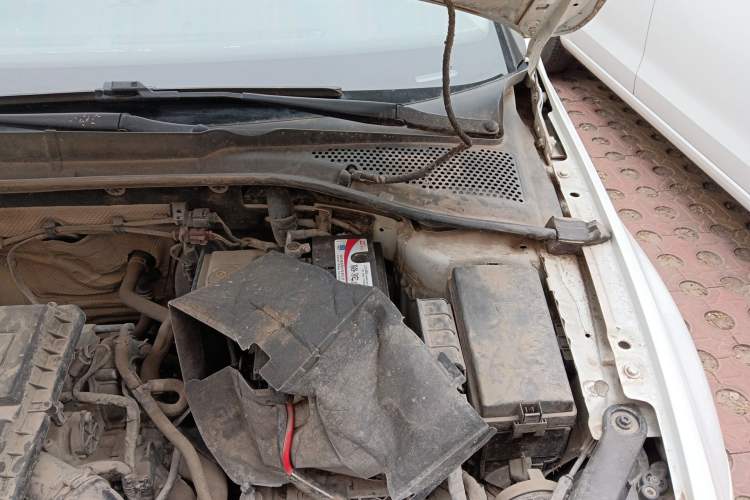 Used Volkswagen Golf 2015 1.6L Automatic Comfort Model Engine Bay Left