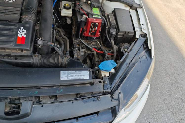 Used Volkswagen Golf 2015 1.4TSI Manual Comfort Model Engine Bay Left